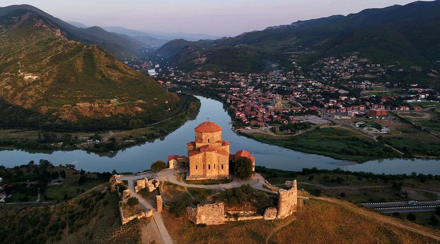 tour packages, travel agency, traveling to Georgia. tour services, guided tours Mtskheta- jvari , svetitskhoveli - Georgia Discover